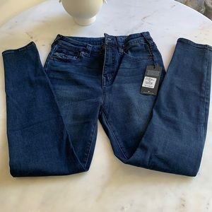NWT True Religion Halle High Rise Super Skinny w Flap 28